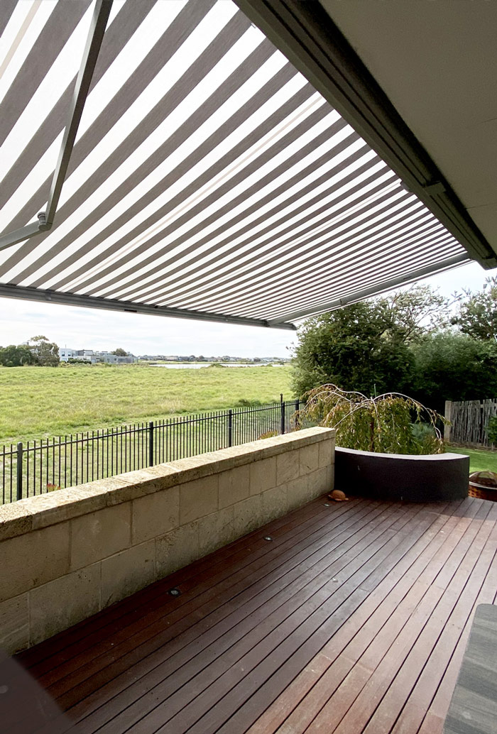 External Awnings 3228Blinds